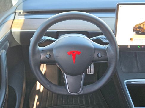 Used 2023 Tesla Model Y Performance image 20