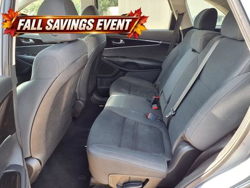 Used 2020 Kia Sorento L FWD image 11