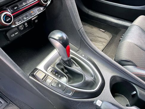 Used 2019 Hyundai Veloster Turbo FWD image 16