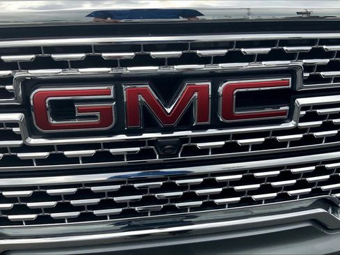 Used 2020 GMC Sierra 1500 Denali w/ Denali Ultimate Package AWD/4WD image 29