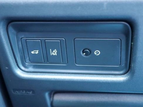 Used 2018 Land Rover Discovery Sport HSE image 31