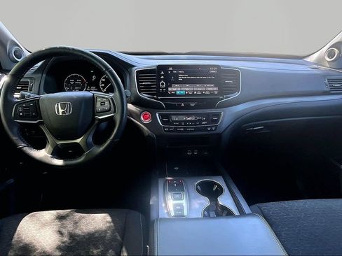 Used 2025 Honda Ridgeline Sport image 8