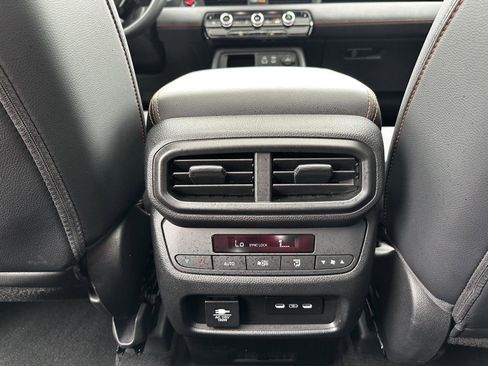 Certified 2025 Honda Pilot TrailSport image 21