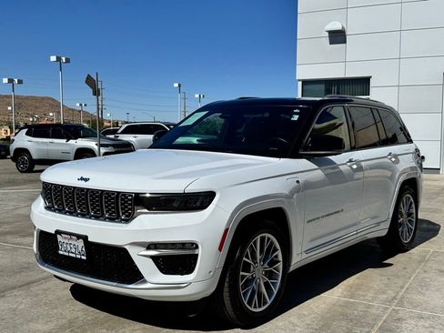 Used 2023 Jeep Grand Cherokee Summit w/ Luxury Tech Group V AWD/4WD image 3