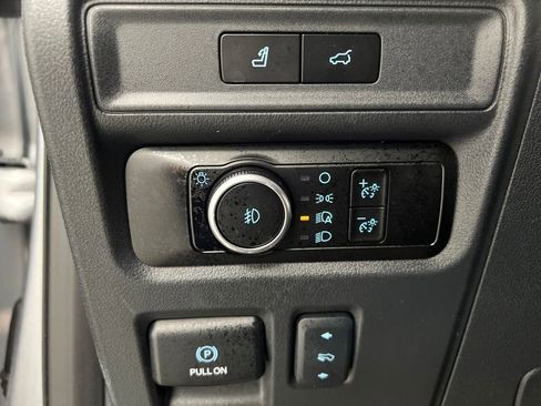 Used 2024 Ford Expedition Limited image 52