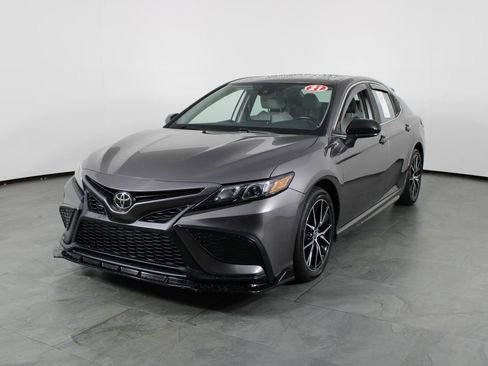 Used 2021 Toyota Camry SE FWD image 2