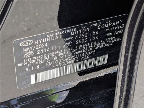 Used 2025 Genesis G70 2.5T image 26