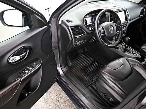 Used 2021 Jeep Cherokee Trailhawk w/ Trailer Tow Group image 4