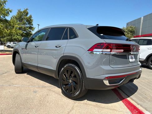 Used 2026 Volkswagen Atlas Cross Sport SE FWD image 8
