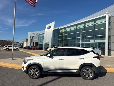 Used 2021 Kia Seltos SX image 2