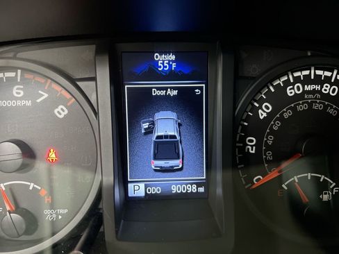 Used 2018 Toyota Tacoma SR w/ SR Convenience Package image 13