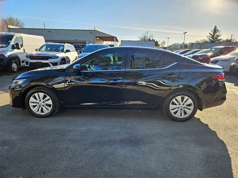 Used 2024 Nissan Sentra S image 4