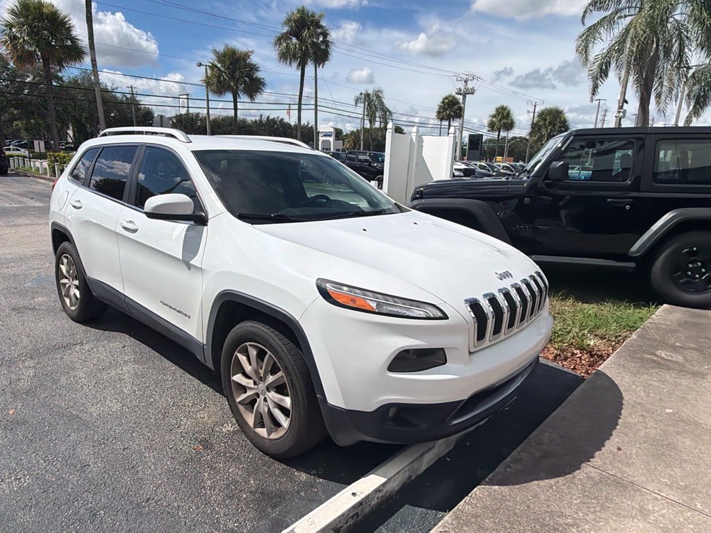 Used 2016 Jeep Cherokee Limited AWD/4WD image 2