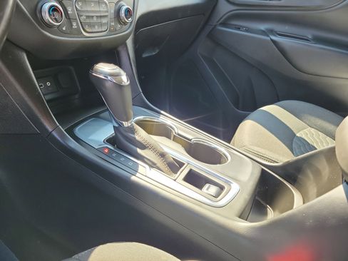 Used 2019 Chevrolet Equinox LT FWD image 29