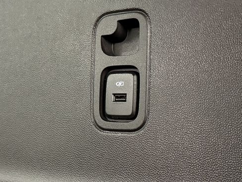 Used 2022 Chevrolet Traverse RS w/ LPO, Floor Liner Package AWD/4WD image 33