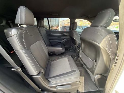 New 2026 Jeep Grand Cherokee L Laredo AWD/4WD image 38