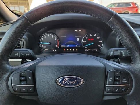 Used 2020 Ford Explorer XLT image 17