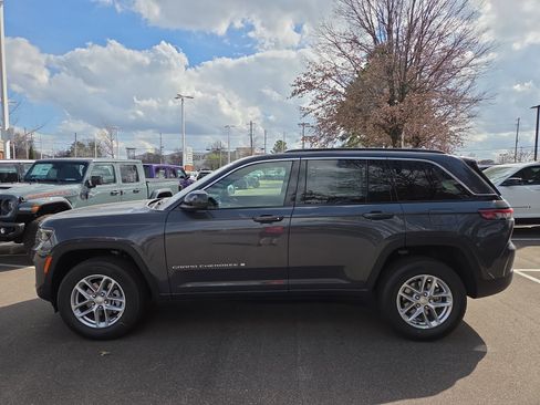 New 2026 Jeep Grand Cherokee Laredo X image 2