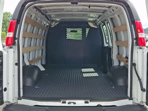 Used 2025 Chevrolet Express 2500 w/ Driver Convenience Package RWD image 32