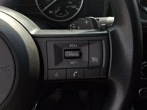 Used 2023 Nissan Rogue S AWD/4WD image 22