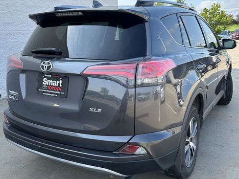 Used 2018 Toyota RAV4 XLE AWD/4WD image 6