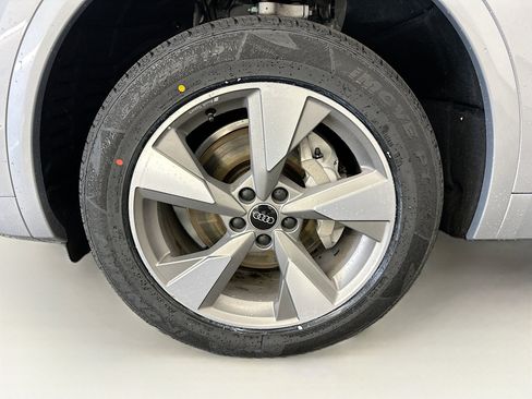 Used 2023 Audi Q5 2.0T Premium Plus w/ Premium Plus Package AWD/4WD image 37