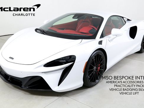 Used 2025 McLaren Artura RWD image 1