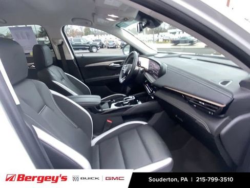 Certified 2025 Buick Envision Sport Touring image 31