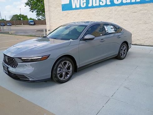 New 2026 Honda Accord EX-L image 2