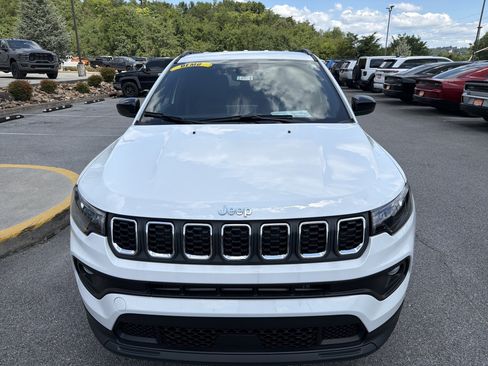 New 2026 Jeep Compass Latitude AWD/4WD image 4