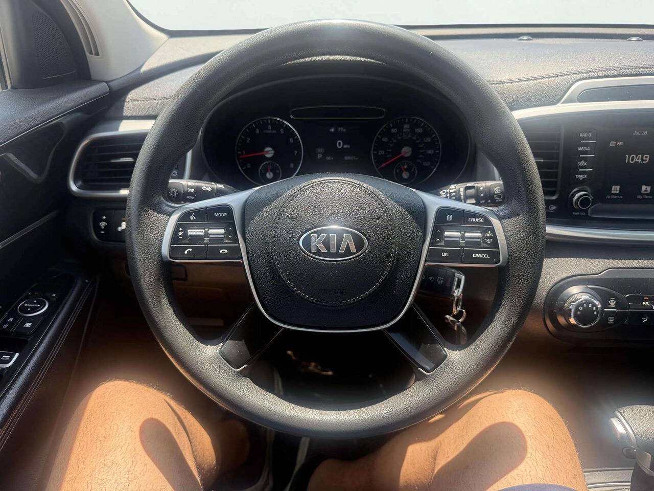 Used 2020 Kia Sorento LX FWD image 16