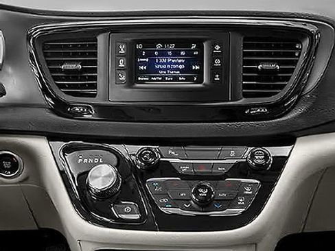 Used 2017 Chrysler Pacifica Touring-L Plus w/ Advanced Safetytec Group FWD image 51