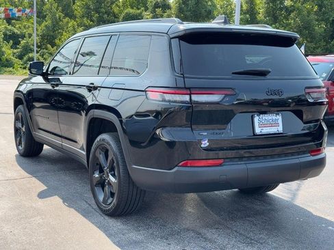 Used 2023 Jeep Grand Cherokee L Laredo AWD/4WD image 6