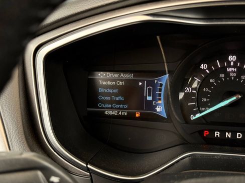 Used 2018 Ford Fusion SE w/ Equipment Group 602A FWD image 29