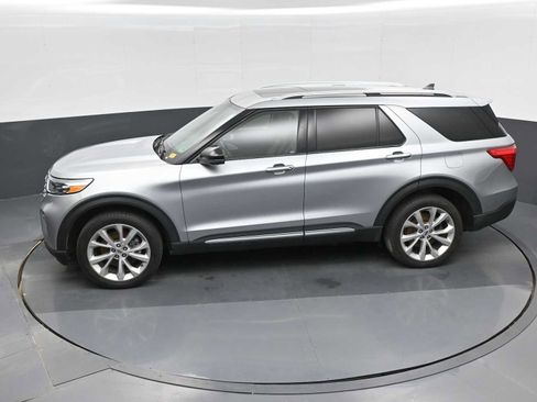 Used 2022 Ford Explorer Platinum w/ Technology Package image 28