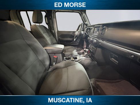 Used 2021 Jeep Gladiator Sport image 15