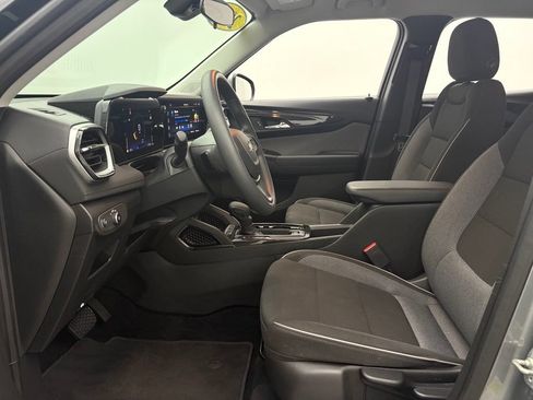 Used 2025 Chevrolet TrailBlazer LT FWD image 15