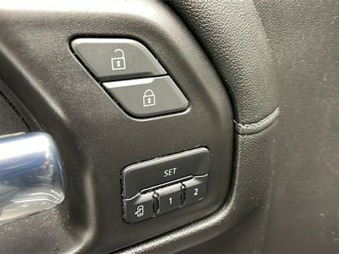 Used 2020 GMC Sierra 1500 SLT w/ SLT Premium Package image 9