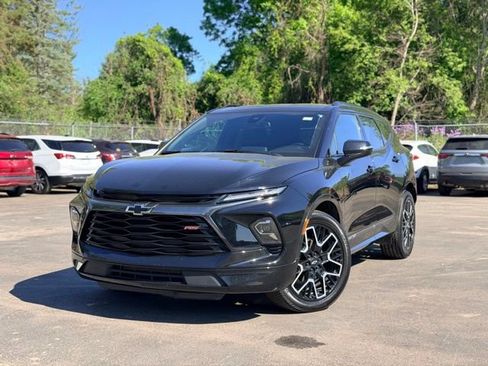 Used 2023 Chevrolet Blazer RS AWD/4WD image 2