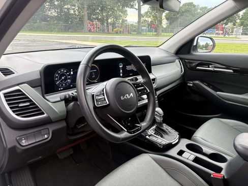 Certified 2024 Kia Seltos SX AWD/4WD image 13
