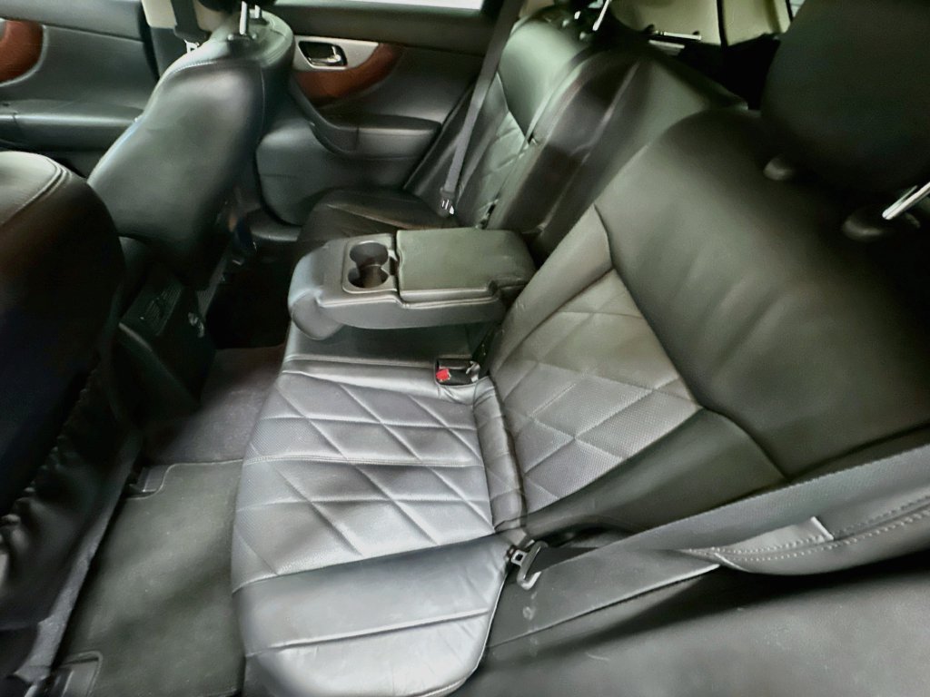 Used 2016 INFINITI QX70 2WD w/ Premium Package image 25