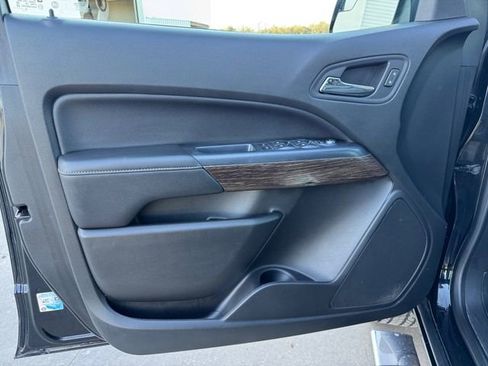 Used 2020 GMC Canyon Denali image 4