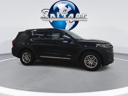 Used 2025 Ford Explorer Active image 8