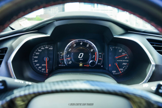 Used 2018 Chevrolet Corvette Stingray Coupe w/ 1LT RWD image 27