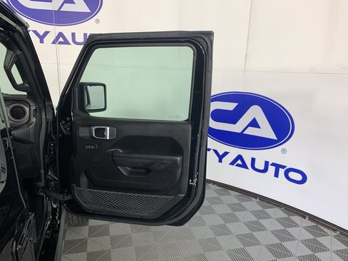 Used 2023 Jeep Wrangler Unlimited w/ Sun & Screen Package AWD/4WD image 37
