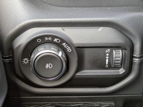 New 2026 Jeep Wrangler Unlimited Sahara AWD/4WD image 25