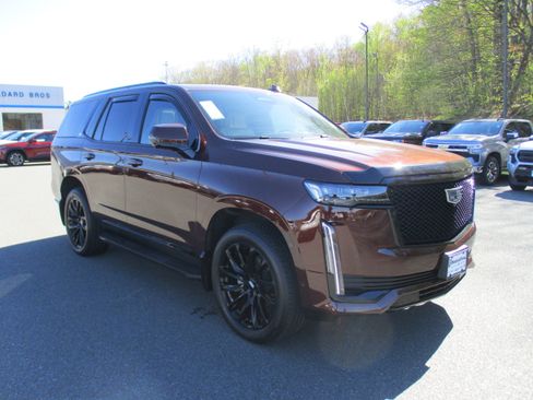 Used 2023 Cadillac Escalade Sport w/ LPO, ONYX Package AWD/4WD image 3