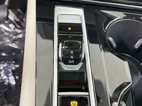 Used 2024 Volkswagen Atlas SE w/ Panoramic Sunroof Package AWD/4WD image 21