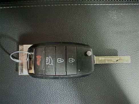 Used 2020 Kia Sorento LX w/ LX I4 Convenience Package image 39