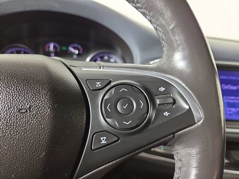 Used 2020 Buick Enclave Essence w/ Sound and Sites Package AWD/4WD image 25